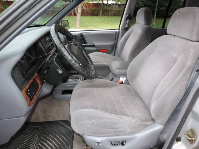 1996 Jeep Grand Cherokee Sedan 4dr