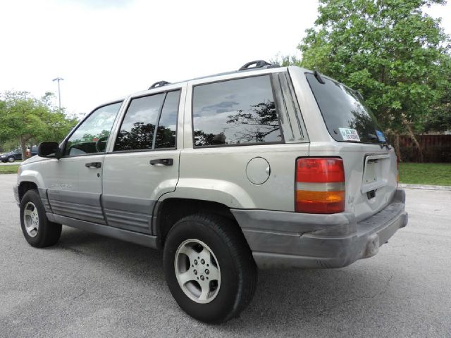 1996 Jeep Grand Cherokee Sedan 4dr