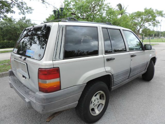 1996 Jeep Grand Cherokee Sedan 4dr