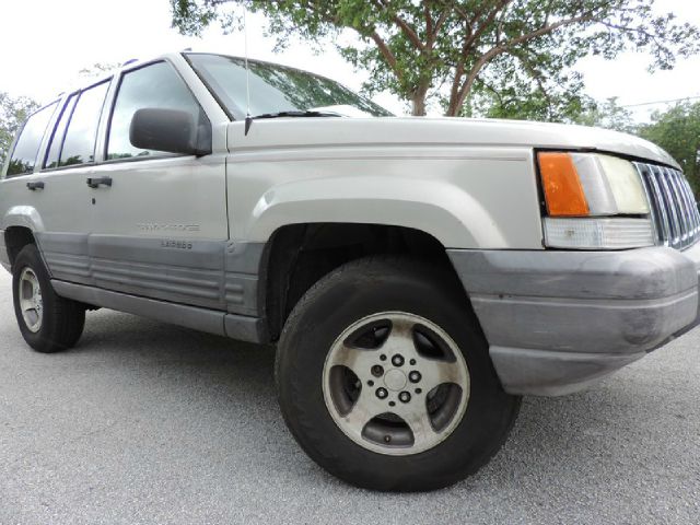 1996 Jeep Grand Cherokee Sedan 4dr