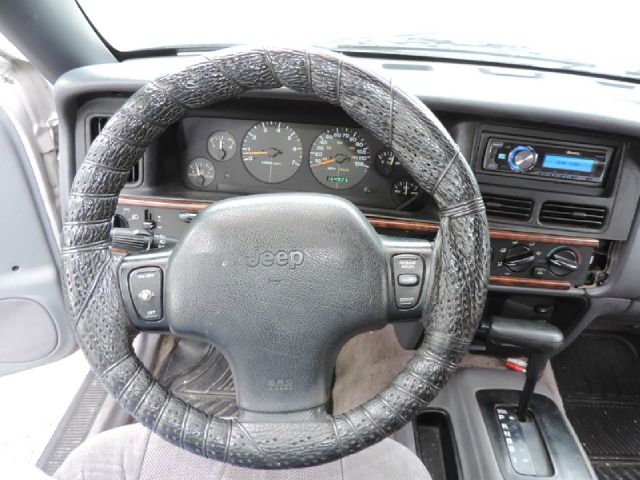 1996 Jeep Grand Cherokee Sedan 4dr