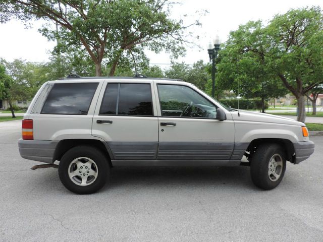 1996 Jeep Grand Cherokee Sedan 4dr