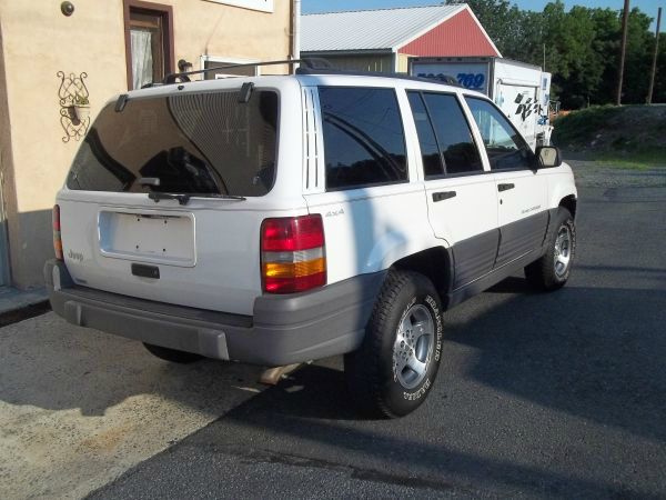 1996 Jeep Grand Cherokee LOW Miles NICE 4door Sedan