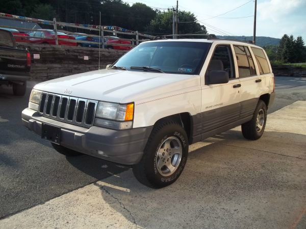 1996 Jeep Grand Cherokee LOW Miles NICE 4door Sedan