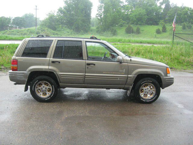 1997 Jeep Grand Cherokee Super