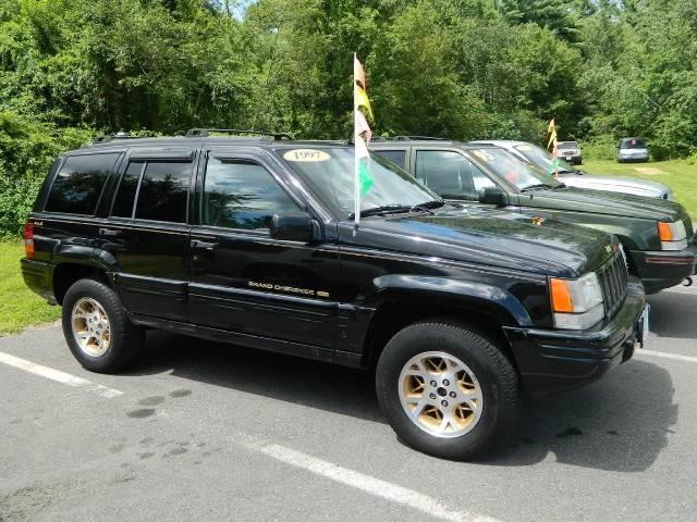 1997 Jeep Grand Cherokee Yaris Sedan