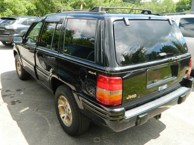 1997 Jeep Grand Cherokee Yaris Sedan