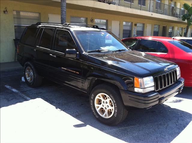 1997 Jeep Grand Cherokee E500 4-matic AWD