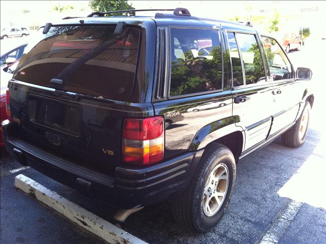 1997 Jeep Grand Cherokee E500 4-matic AWD