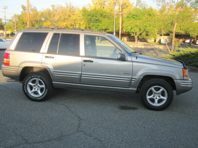 1998 Jeep Grand Cherokee Mega-short-laramie-stick-5.9l Diesel-4wd-1 Owner