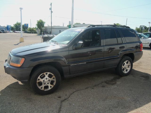 1999 Jeep Grand Cherokee LS Flex Fuel 4x4 This Is One Of Our Best Bargains