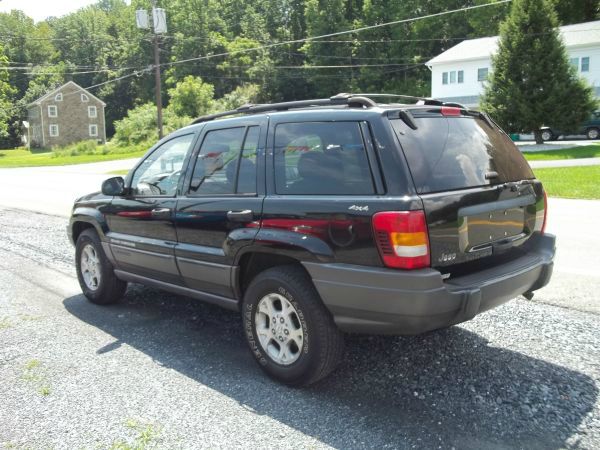 2000 Jeep Grand Cherokee LOW Miles NICE 4door Sedan