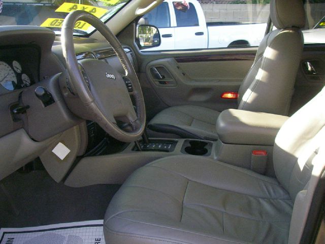 2002 Jeep Grand Cherokee Super