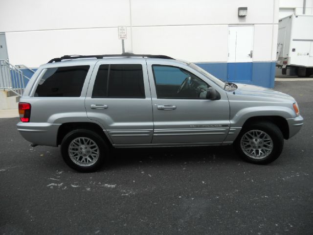 2003 Jeep Grand Cherokee Super