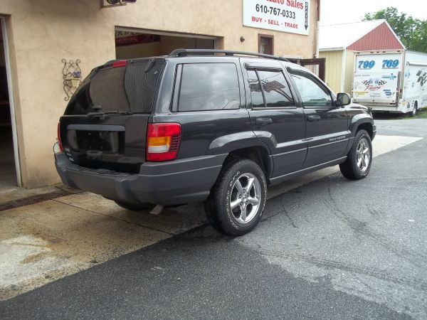 2003 Jeep Grand Cherokee LOW Miles NICE 4door Sedan