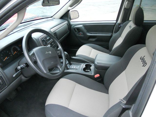 2004 Jeep Grand Cherokee S V6 4-door