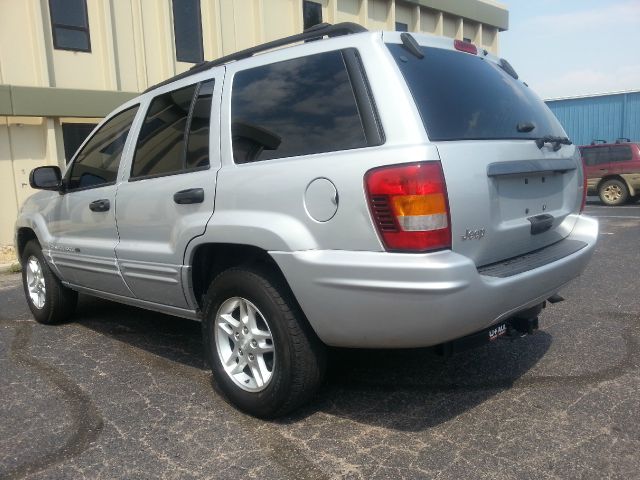 2004 Jeep Grand Cherokee LT Tv-dvdleathersunroof3rowcarfax Available