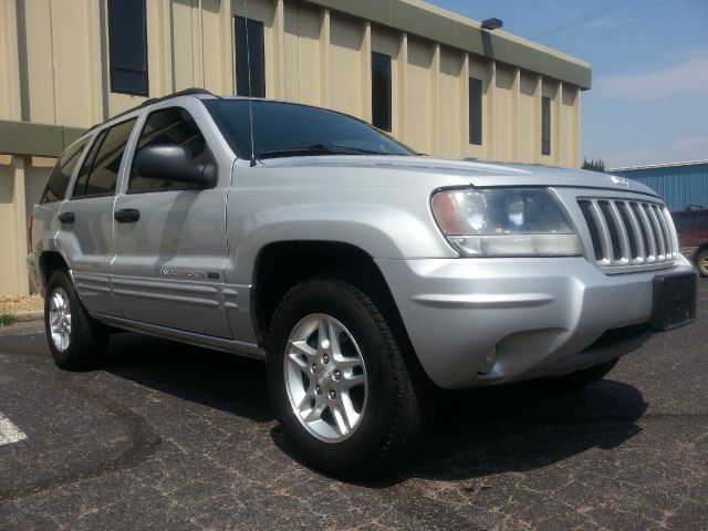 2004 Jeep Grand Cherokee LT Tv-dvdleathersunroof3rowcarfax Available