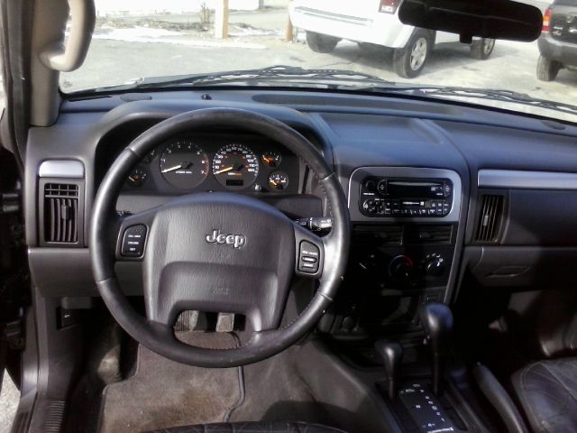 2004 Jeep Grand Cherokee 4dr 114 WB W/4.6l AWD