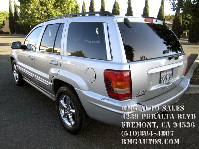 2004 Jeep Grand Cherokee 2.4i Sedan