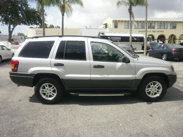 2004 Jeep Grand Cherokee LT Tv-dvdleathersunroof3rowcarfax Available