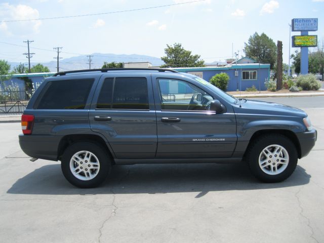 2004 Jeep Grand Cherokee Sedan 4dr