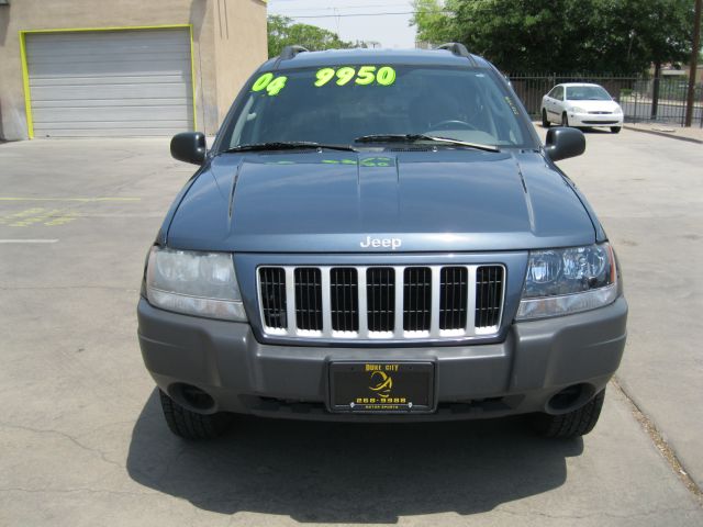 2004 Jeep Grand Cherokee Sedan 4dr