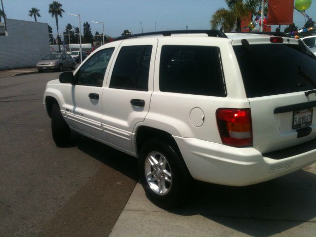 2004 Jeep Grand Cherokee LT Tv-dvdleathersunroof3rowcarfax Available