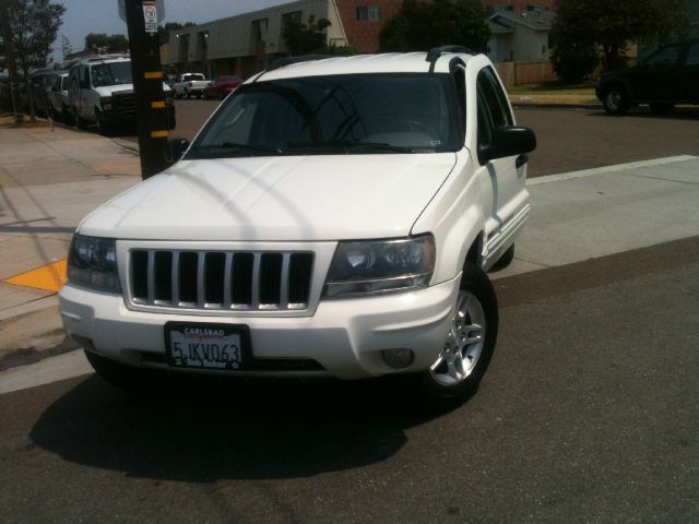 2004 Jeep Grand Cherokee LT Tv-dvdleathersunroof3rowcarfax Available