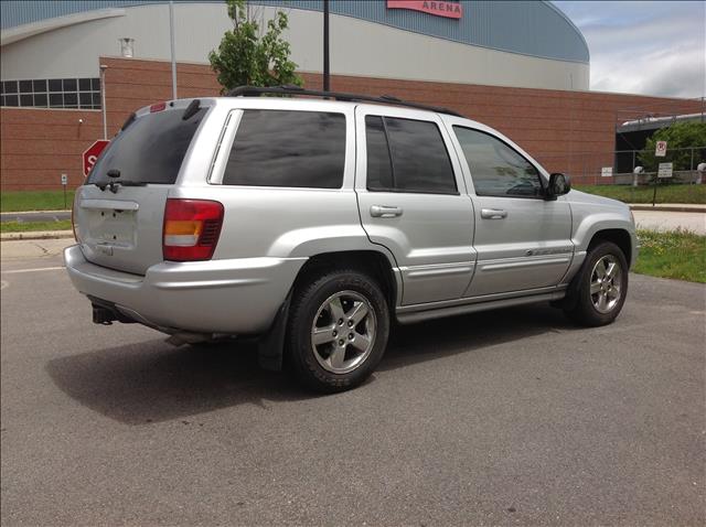 2004 Jeep Grand Cherokee 2.4i Sedan