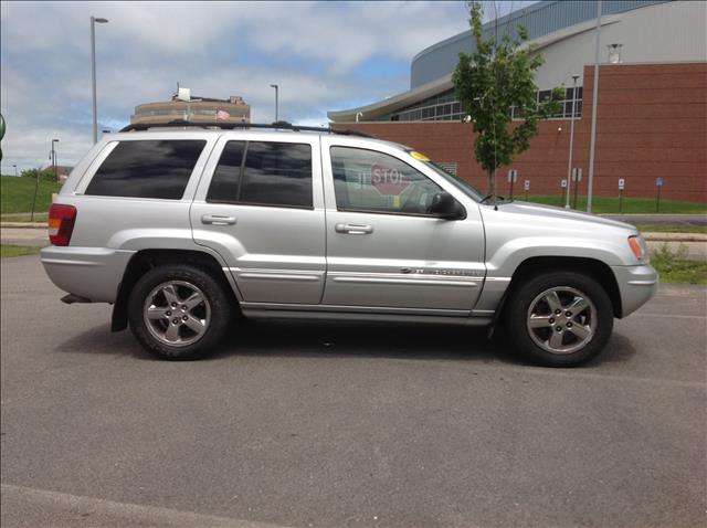 2004 Jeep Grand Cherokee 2.4i Sedan