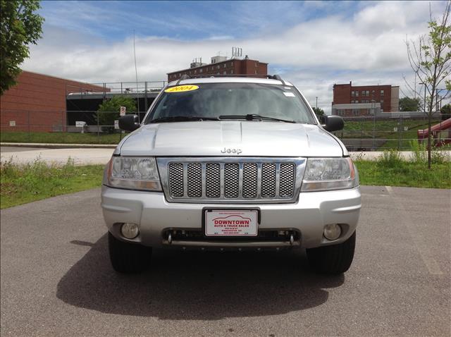 2004 Jeep Grand Cherokee 2.4i Sedan