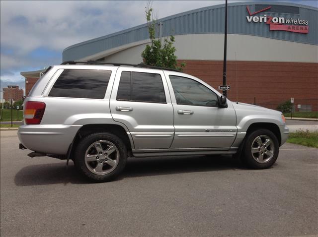 2004 Jeep Grand Cherokee 2.4i Sedan