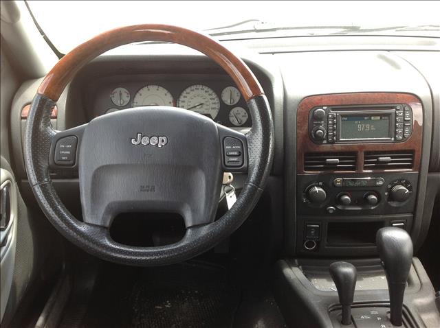 2004 Jeep Grand Cherokee 2.4i Sedan