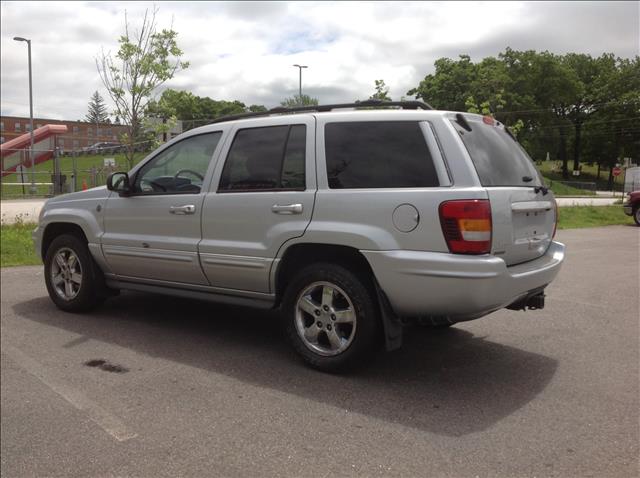 2004 Jeep Grand Cherokee 2.4i Sedan