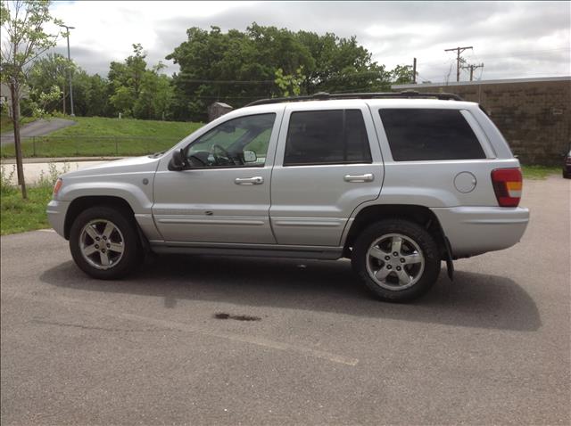 2004 Jeep Grand Cherokee 2.4i Sedan