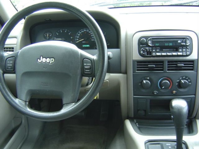 2004 Jeep Grand Cherokee LT Tv-dvdleathersunroof3rowcarfax Available