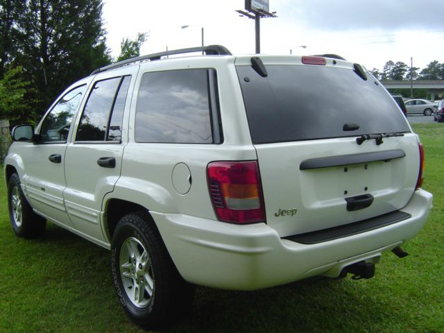 2004 Jeep Grand Cherokee LT Tv-dvdleathersunroof3rowcarfax Available