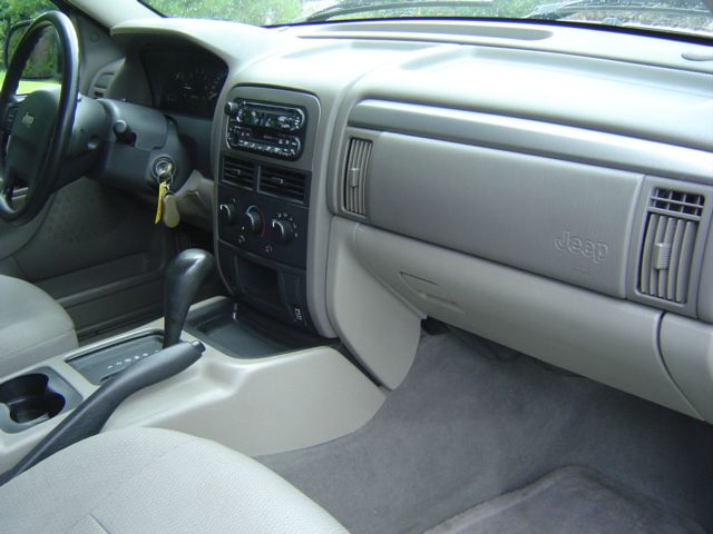 2004 Jeep Grand Cherokee LT Tv-dvdleathersunroof3rowcarfax Available