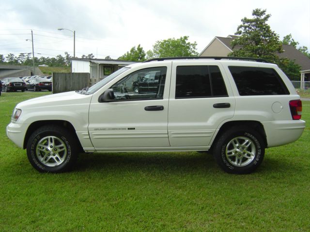 2004 Jeep Grand Cherokee LT Tv-dvdleathersunroof3rowcarfax Available