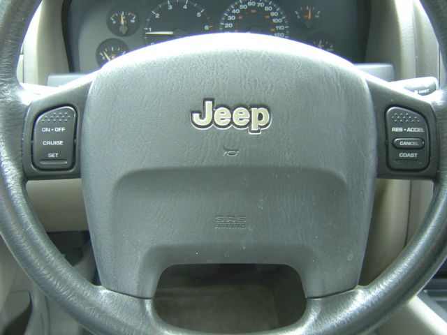 2004 Jeep Grand Cherokee LT Tv-dvdleathersunroof3rowcarfax Available