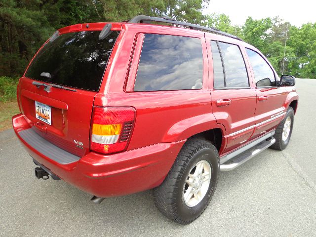 2004 Jeep Grand Cherokee 2.4i Sedan