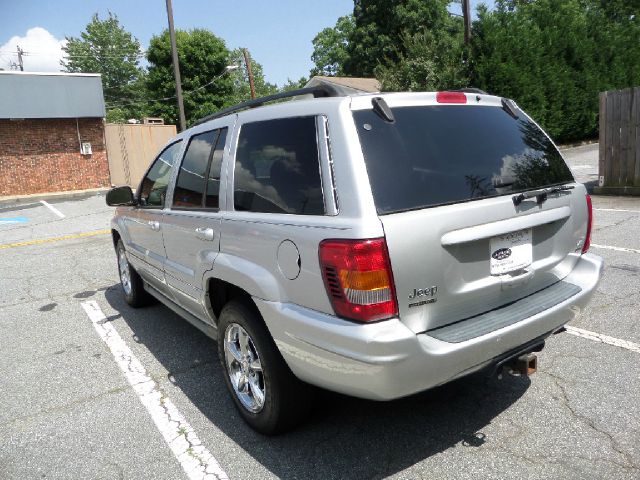 2004 Jeep Grand Cherokee 2.4i Sedan