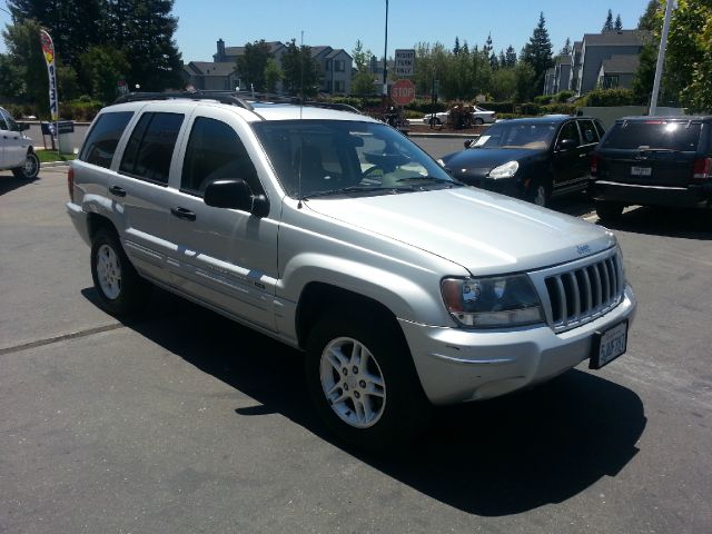 2004 Jeep Grand Cherokee LT Tv-dvdleathersunroof3rowcarfax Available