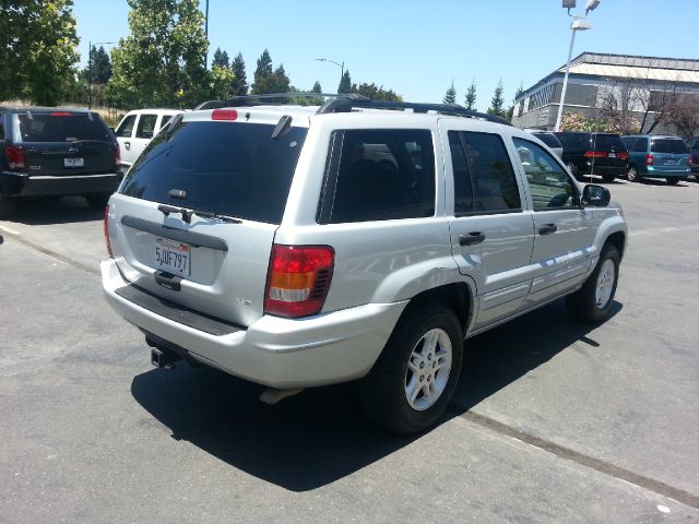 2004 Jeep Grand Cherokee LT Tv-dvdleathersunroof3rowcarfax Available