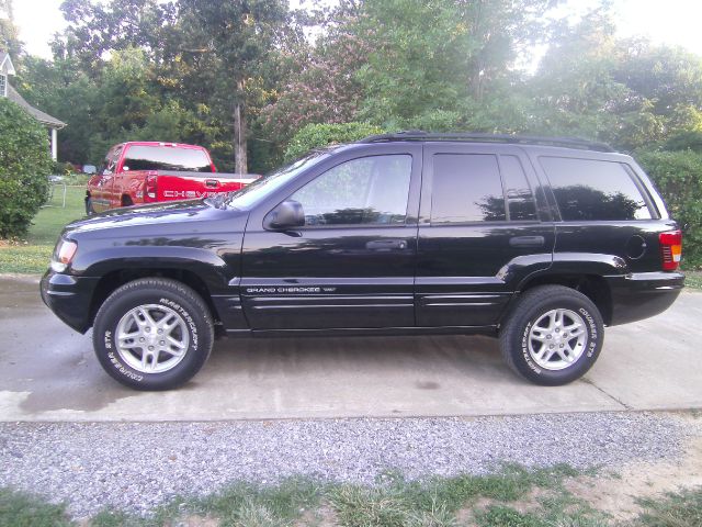 2004 Jeep Grand Cherokee 4dr 114 WB W/4.6l AWD