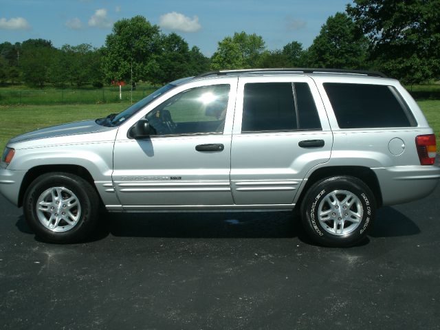 2004 Jeep Grand Cherokee 4dr 114 WB W/4.6l AWD