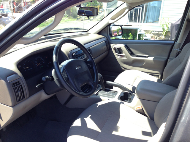 2004 Jeep Grand Cherokee LT Tv-dvdleathersunroof3rowcarfax Available