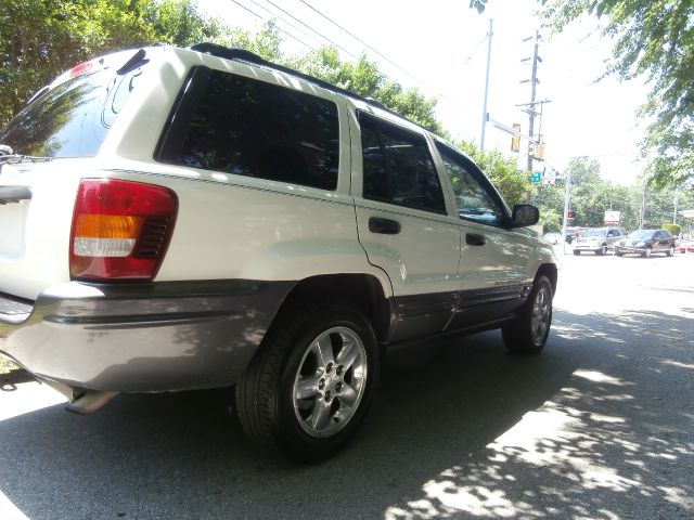 2004 Jeep Grand Cherokee LT Tv-dvdleathersunroof3rowcarfax Available