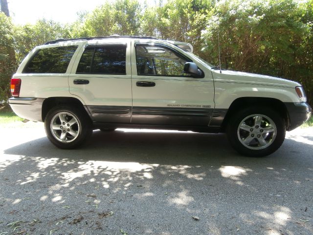 2004 Jeep Grand Cherokee LT Tv-dvdleathersunroof3rowcarfax Available